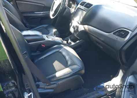 2017 Dodge Journey Crossroad Plus z USA, uszkodzony, nr VIN 3C4PDCGB5HT547582